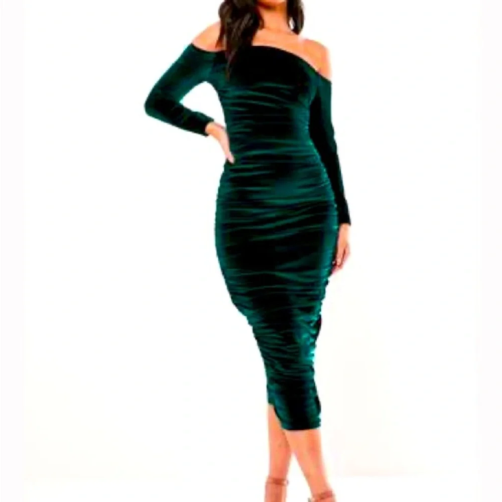 missguided green velvet off the shoulder dress NWT - Picture 1 of 8
